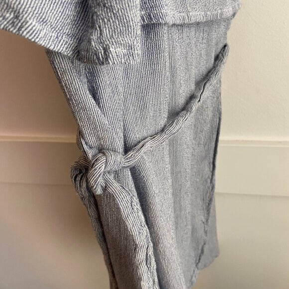 Volcom Gray & White Striped Short Sleeve Wrap Dress - Picture 9 of 10